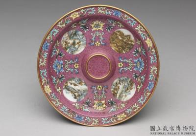 图片[3]-Tray with four panels of landscape on a polychrome red ground in yangcai painted enamels, Qianlong reign (1736-1795), Qing dynasty-China Archive